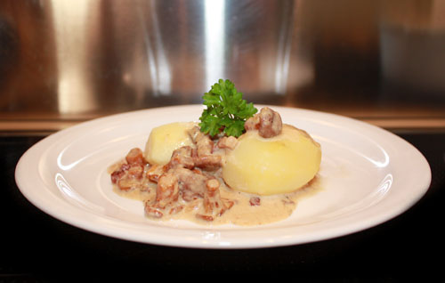 Chanterelles (Pfifferlinge) in Cream Sauce